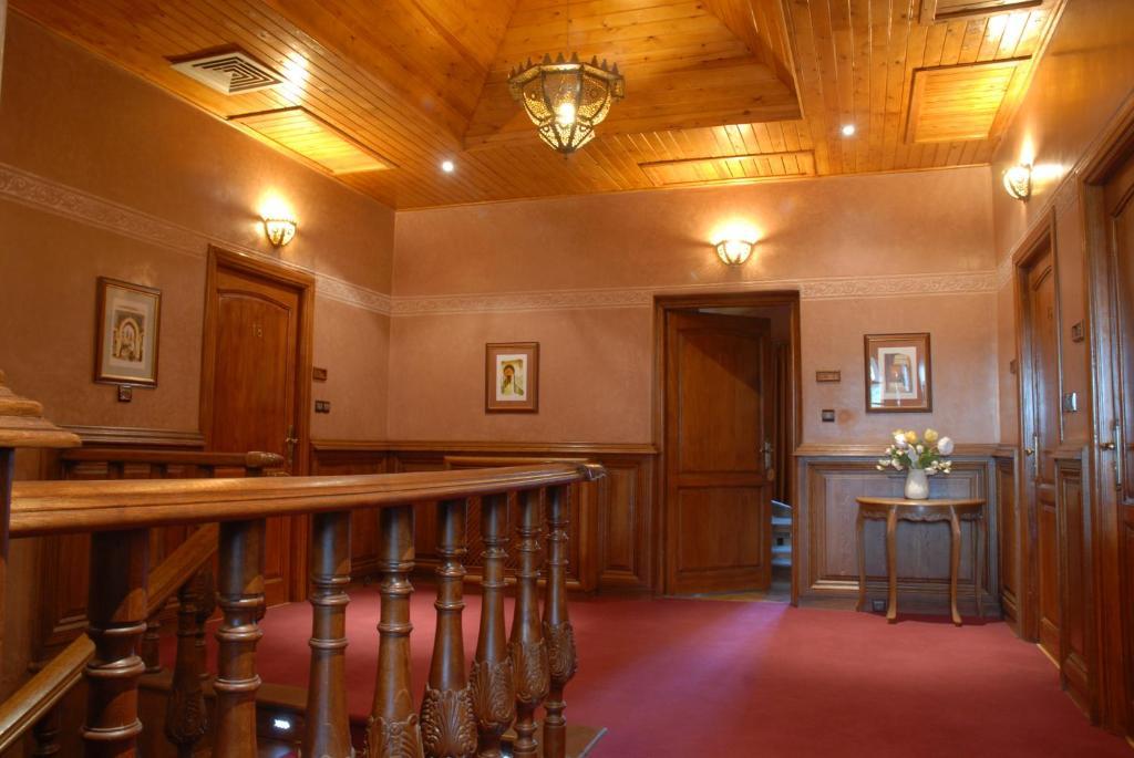מלון אזרו Le Palais Des Cerisiers מראה חיצוני תמונה
